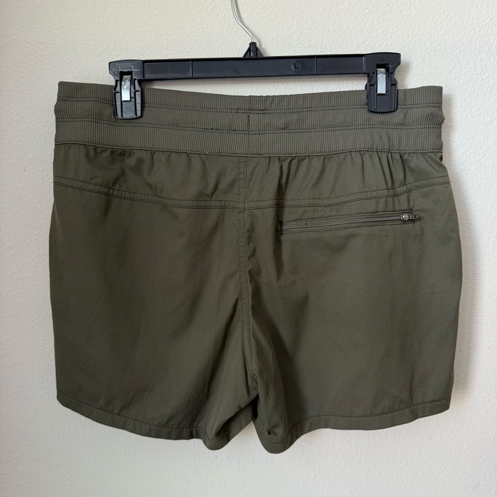 The North Face Khaki Green Casual Shorts - Picture 5 of 7
